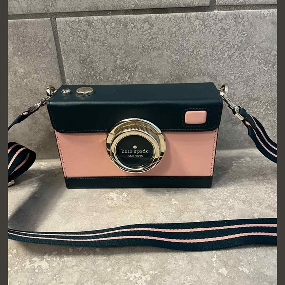 Kate Spade oh snap teal and pink camera crossbody - Picture 1 of 1